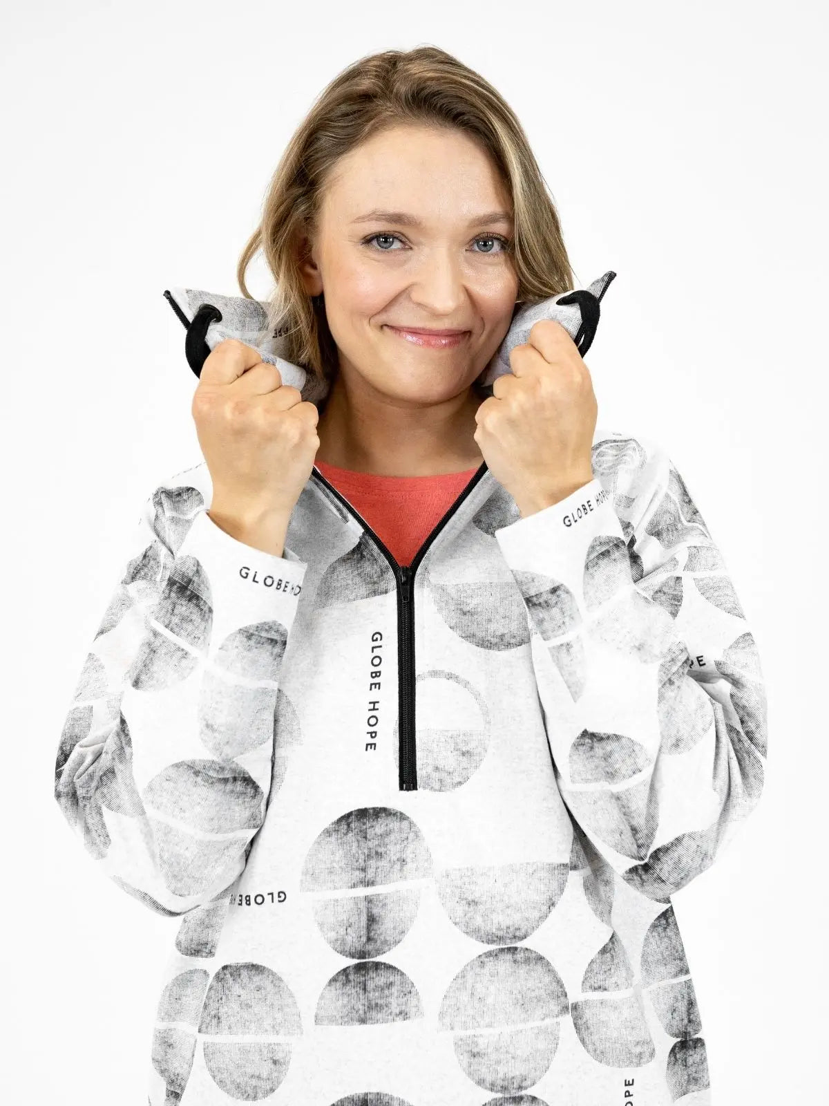 Globe Hope, fiiliskuva MUOTKA tunikasta.